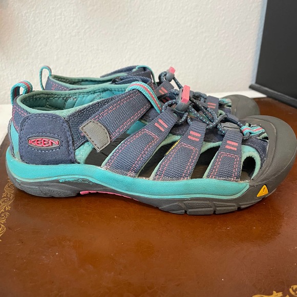 Keen Shoes Keen Newport H2 Closed Toe Watershoes Poshmark